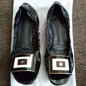 Tory Burch Peep toes Shoes flat. Size 7.